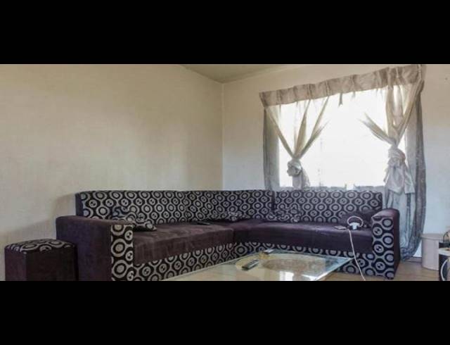 2 BEDROOM APARTMENT FOR SALE IN KEMPTON PARK